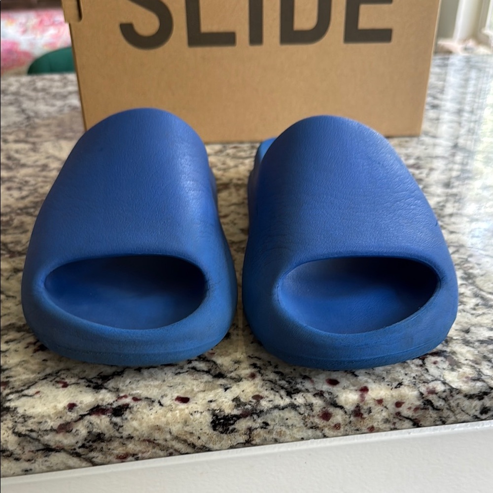 Yeezy Blue Minimalist Slippers Size 8